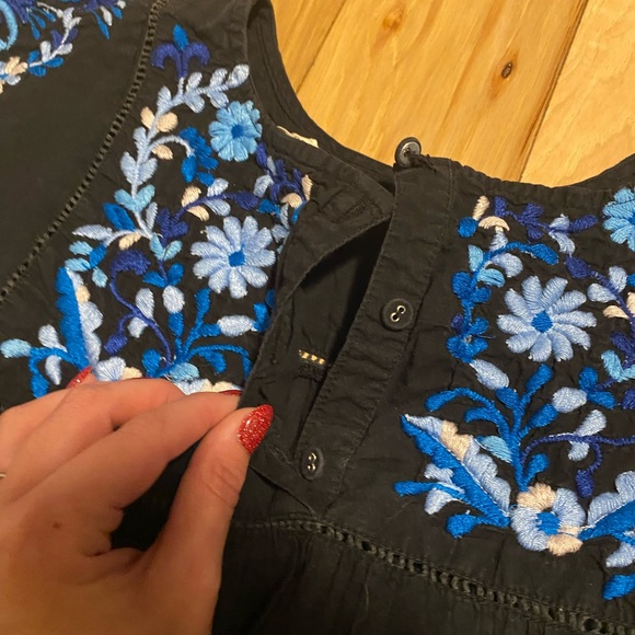 Rebecca Taylor Embroidered Mini Dress Eyelet Hem Cap Sleeve Button Back Black 4 - Picture 6 of 11